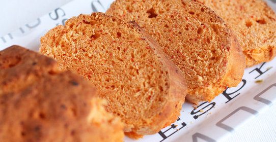 Красный хлеб с паприкой