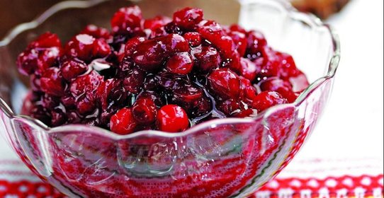 Брусничное варенье с пряностями