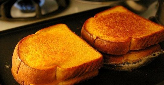 Сырные тосты на сковородке