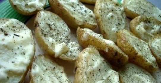 Печеная картошка в микроволновке