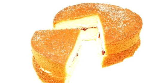 Бисквитное пирожное с вареньем