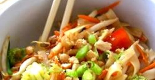 Салат тортеллини и брокколи