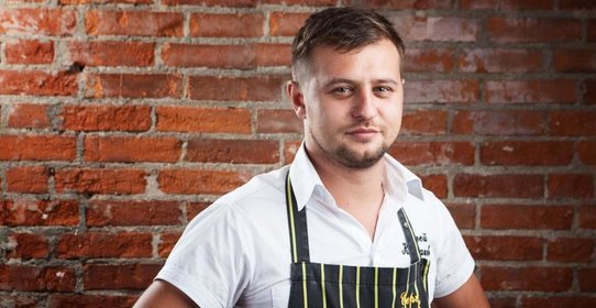 Блинчик с сыром буратта и каприччо из помидоров от Сергея Кондакова