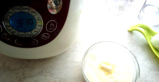 Сладкая манная каша в мультиварке