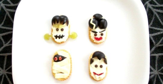 Быстрая закуска из крекеров на Хэллоуин