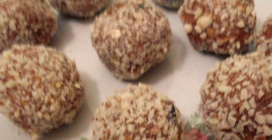 Пирожные с орехами и сухофруктами