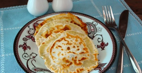 Лепешки с творогом и зеленью
