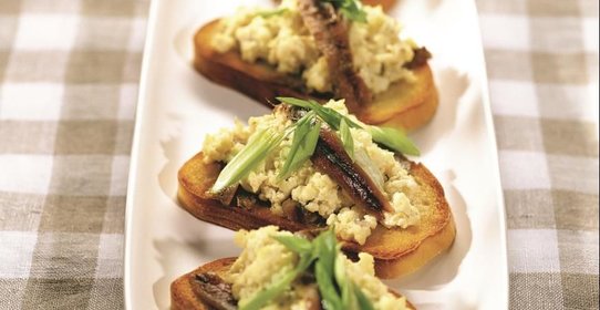 Тосты с анчоусами