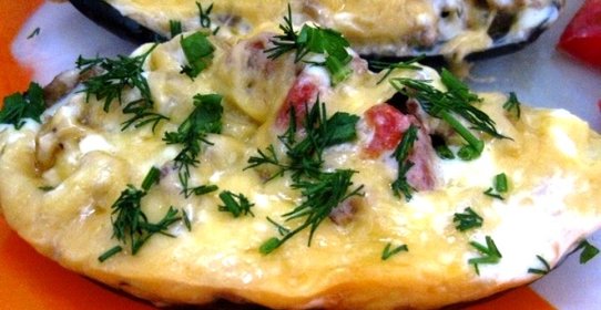 Баклажаны, фаршированные мясом, в мультиварке