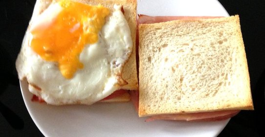 Французские тосты крок-мадам и крок-месье