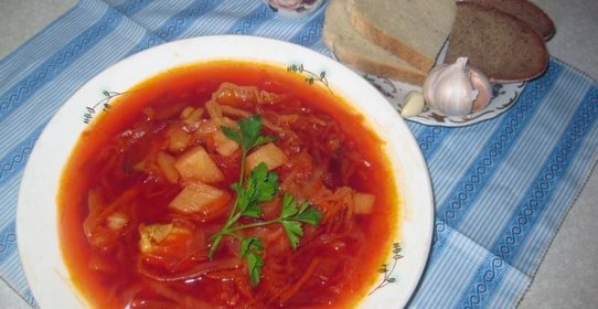 Вкусный красный борщ с курицей и свеклой