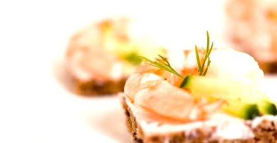 Брускетта с креветками