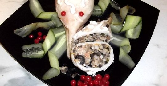 Кальмары фаршированные креветками и мидиями