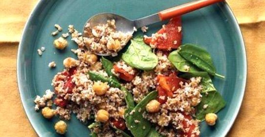 Крупа с болгарским перцем, горохом и шпинатом