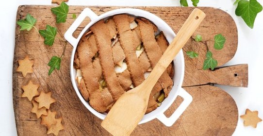 Десерт из яблок и ревеня