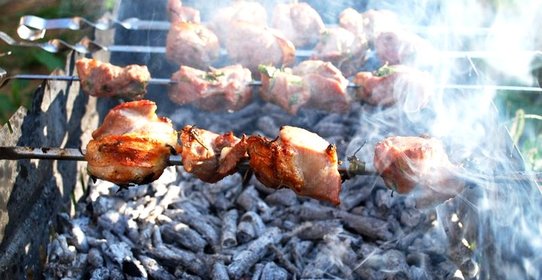 Шашлык из баранины с кинзой и луком