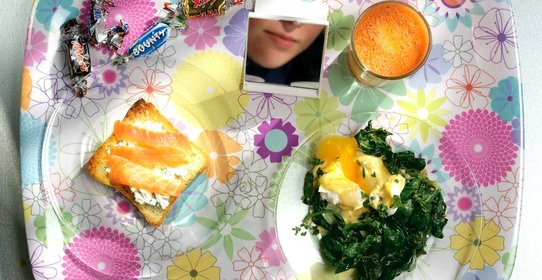 Тосты с лососем и лимонным творогом