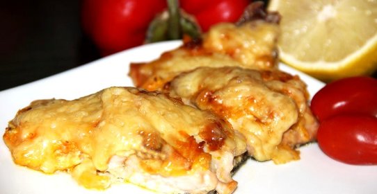 Горбуша с морковью и луком