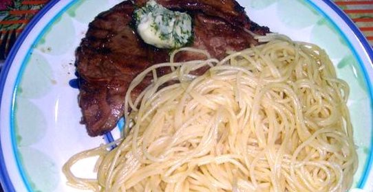 Свиная отбивная со спагетти