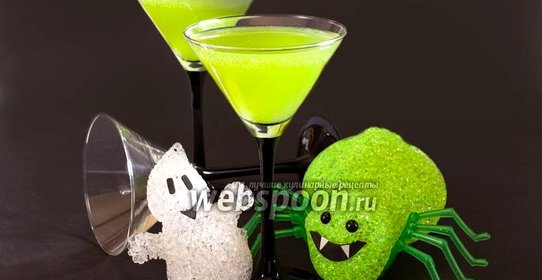 Огуречный коктейль на Хэллоуин «Тоска зелёная»