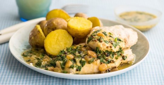 Куриная грудка, пошированная в квасе