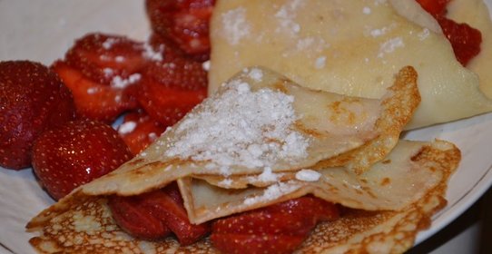 Блинчики с клубникой