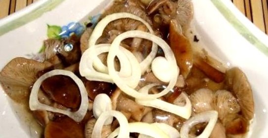 Маринованные опята с корицей
