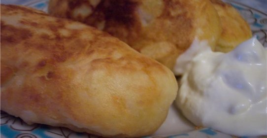 Пирожки с сосиской