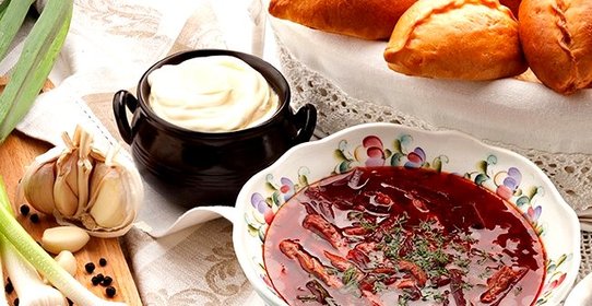 Борщ со шкварками