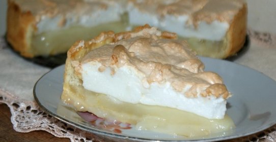 Лимонный пирог с безе