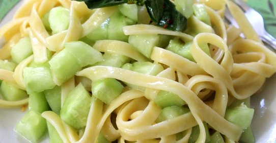 Макароны с огурцами