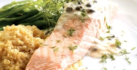 Отварная рыба под соусом