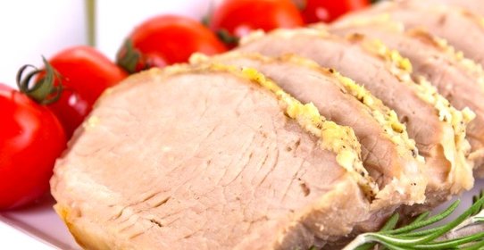 Свинина, запеченная с чесноком