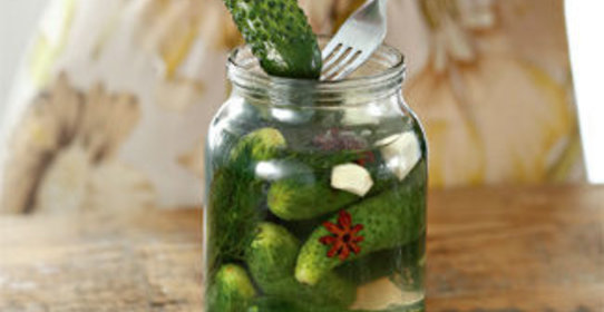 Маринованные огурчики с пряностями