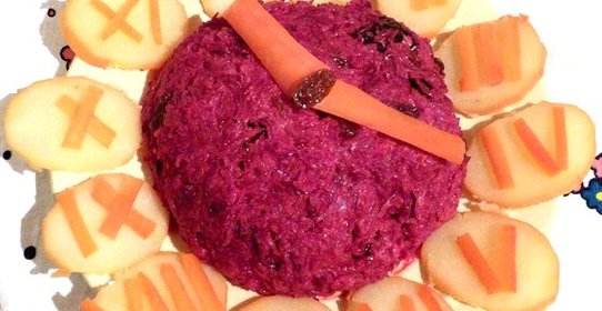 Cалат из свеклы и чернослива