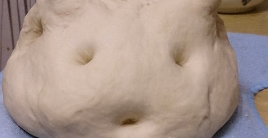 Тонкое тесто для пиццы с медом