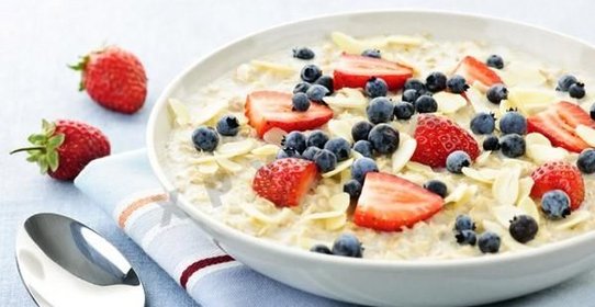 Пшеничная каша с фруктами