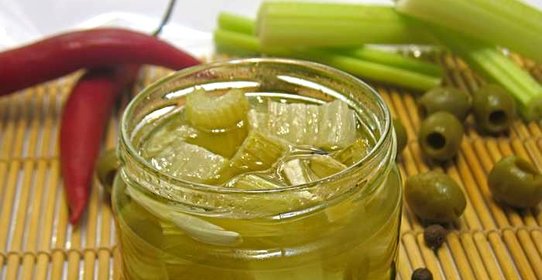 Маринованный сельдерей