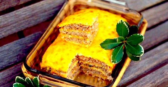 Слоеный сырный пирог с куриным фаршем