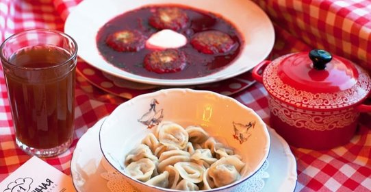 Гетманский постный борщ со сметаной и балабушками из щуки