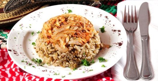 Салат из риса и чечевицы с ароматной заправкой