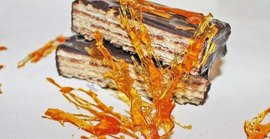 Украшения из карамели для тортов и пирожных