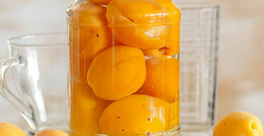 Компот из абрикосов в мультиварке