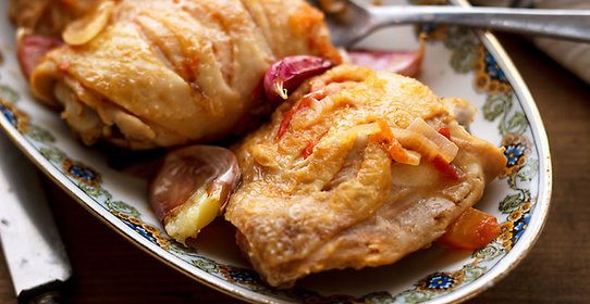 Курица с чесноком и томатами