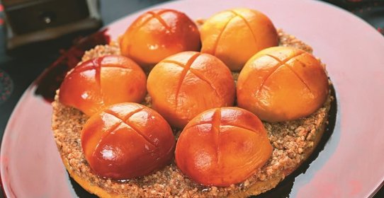 Ореховый пирог с персиками