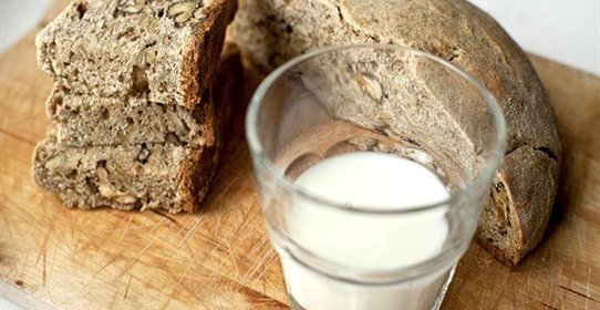 Овсяно-пшеничный бездрожжевой хлеб с орехами