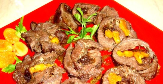 Телятина с сухофруктами