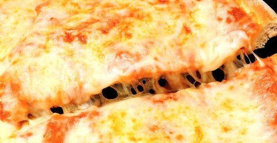 Пицца «Четыре сыра» с итальянскими специями