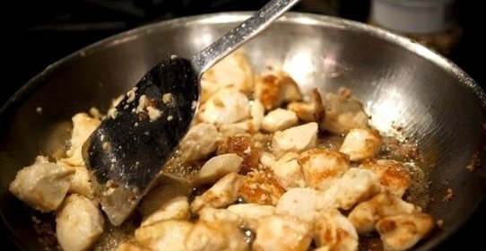 Куриные кусочки в сухарях