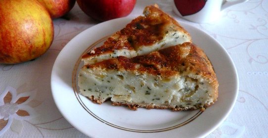 Шарлотка с яблоками и мятой